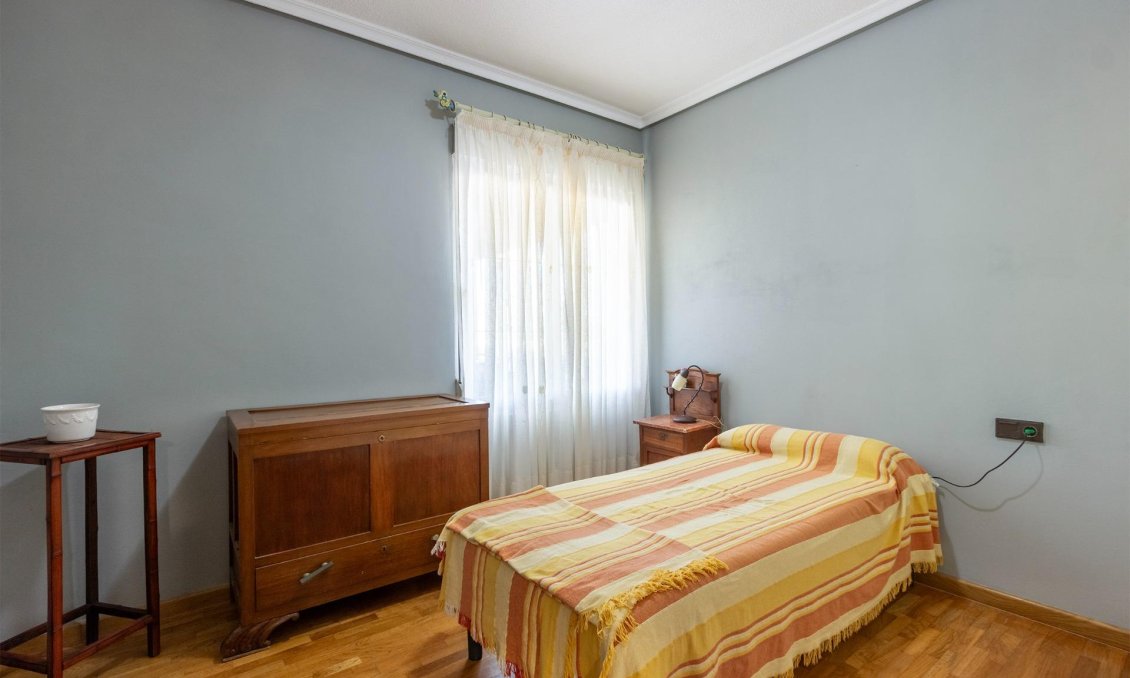 Segunda mano - Villa -
Torrevieja - Los Balcones