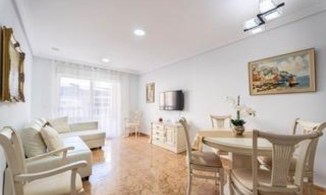Használt Ingatlanok - Apartman -
Torrevieja - Playa del Cura