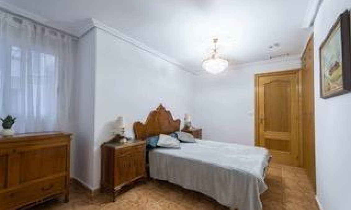 Használt Ingatlanok - Apartman -
Torrevieja - Playa del Cura
