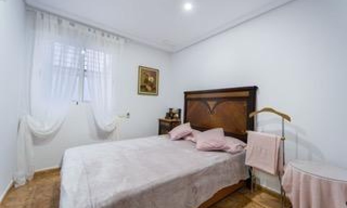Használt Ingatlanok - Apartman -
Torrevieja - Playa del Cura