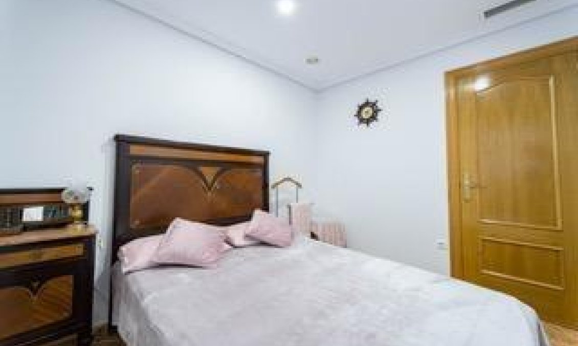 Használt Ingatlanok - Apartman -
Torrevieja - Playa del Cura
