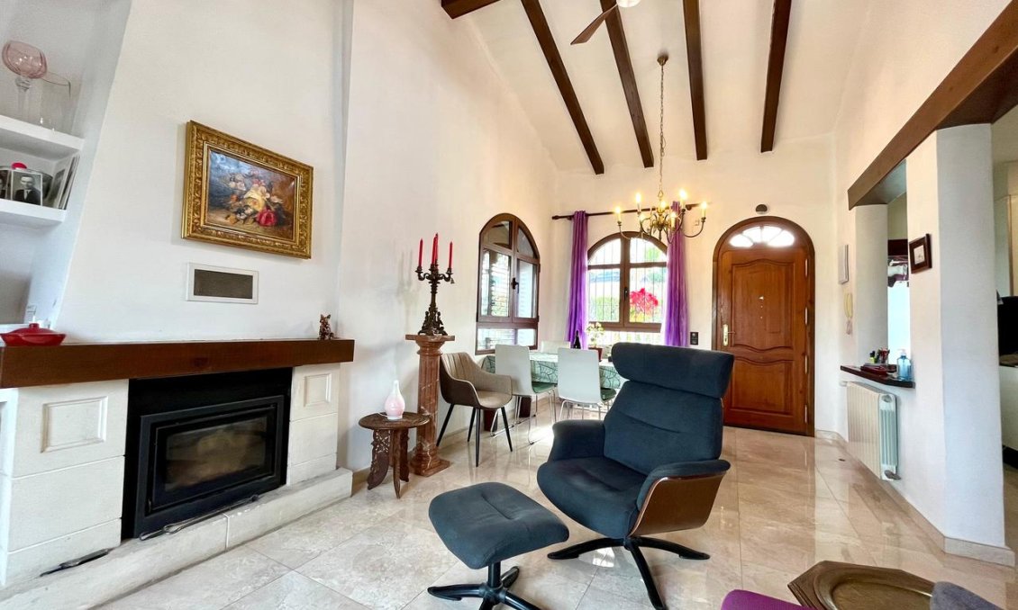Resale - Villa -
Villamartin - Costa Blanca