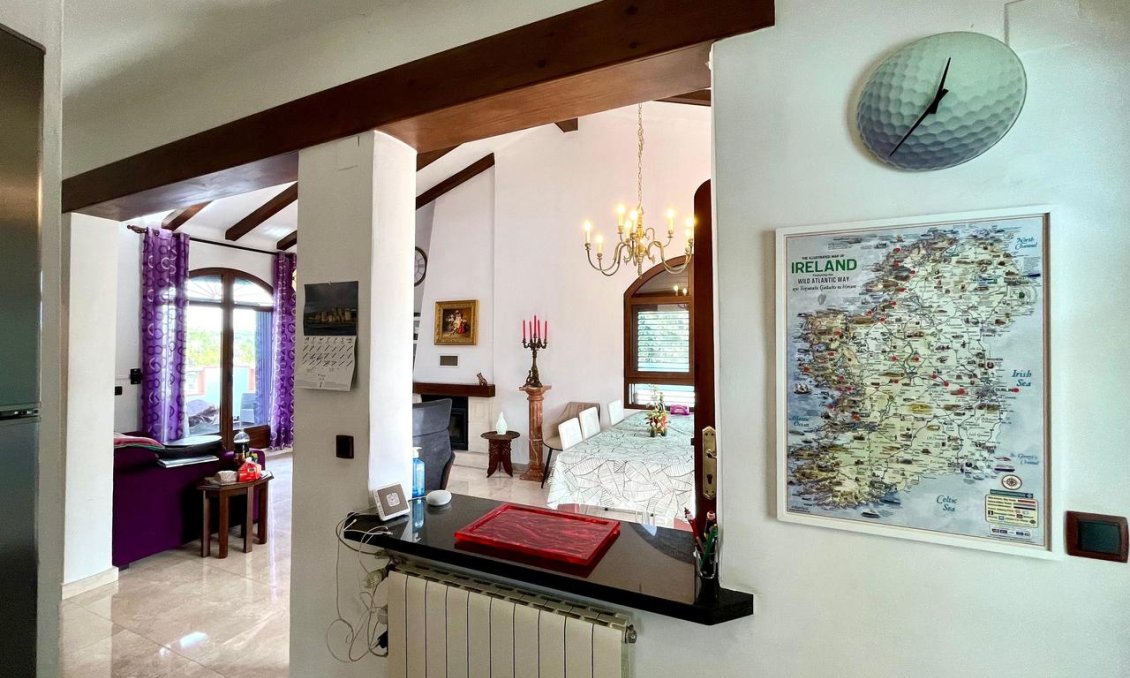 Resale - Villa -
Villamartin - Costa Blanca
