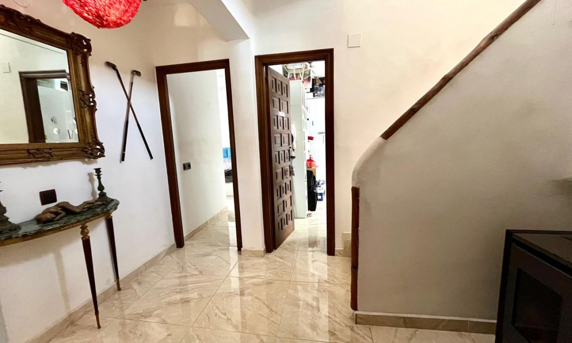 Resale - Villa -
Villamartin - Costa Blanca