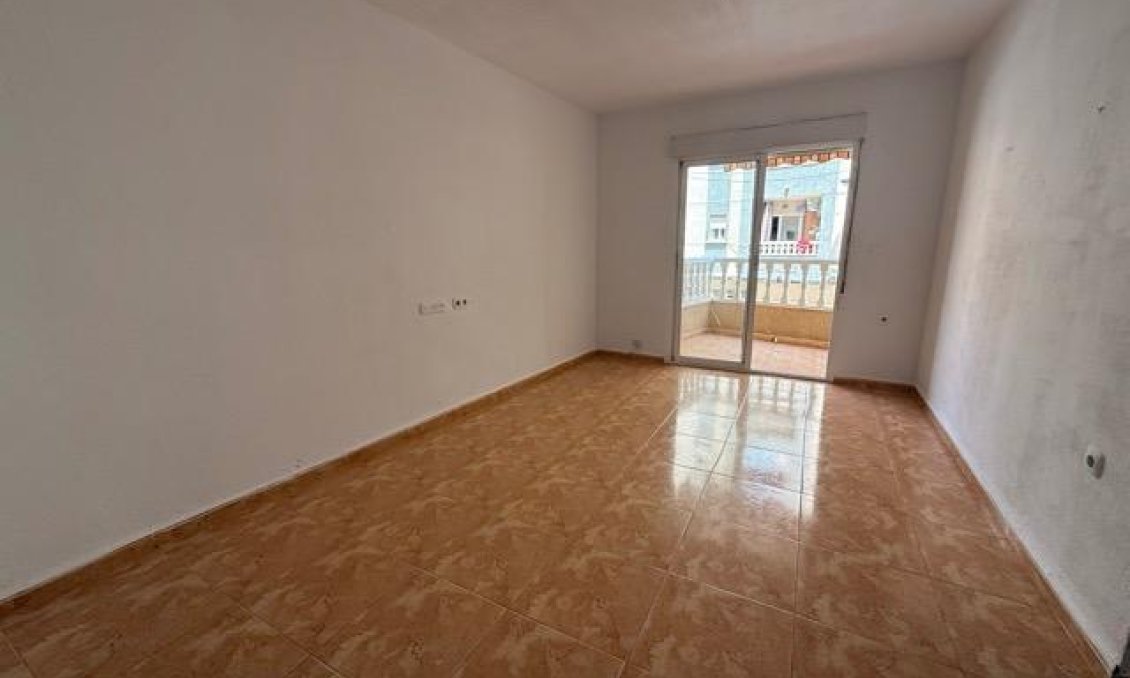 Használt Ingatlanok - Apartman -
Torrevieja - Playa del Cura