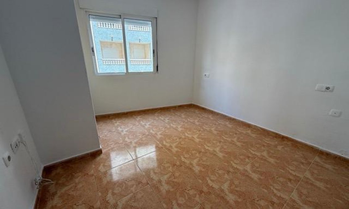 Használt Ingatlanok - Apartman -
Torrevieja - Playa del Cura