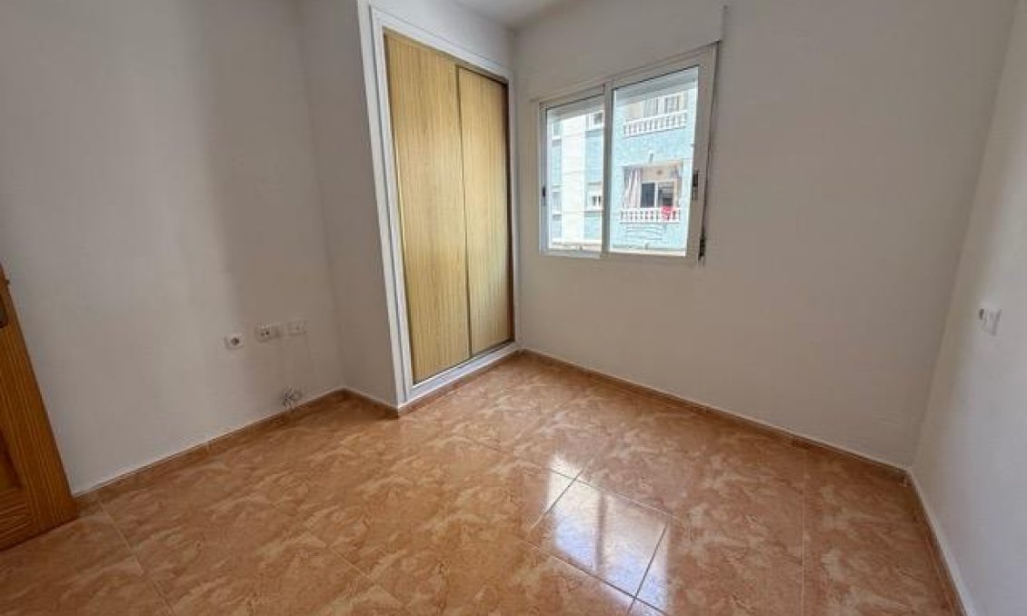 Használt Ingatlanok - Apartman -
Torrevieja - Playa del Cura