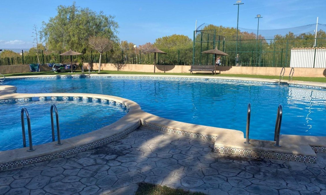 Segunda mano - Semi Detached -
Torrevieja - Los Balcones
