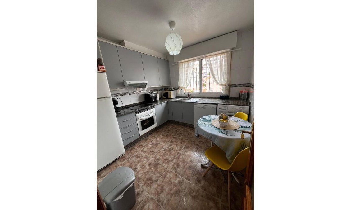 Segunda mano - Town House Penthouse -
Torrevieja - La Florida