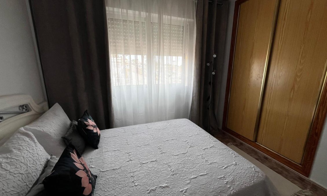 Segunda mano - Town House Penthouse -
Torrevieja - La Florida