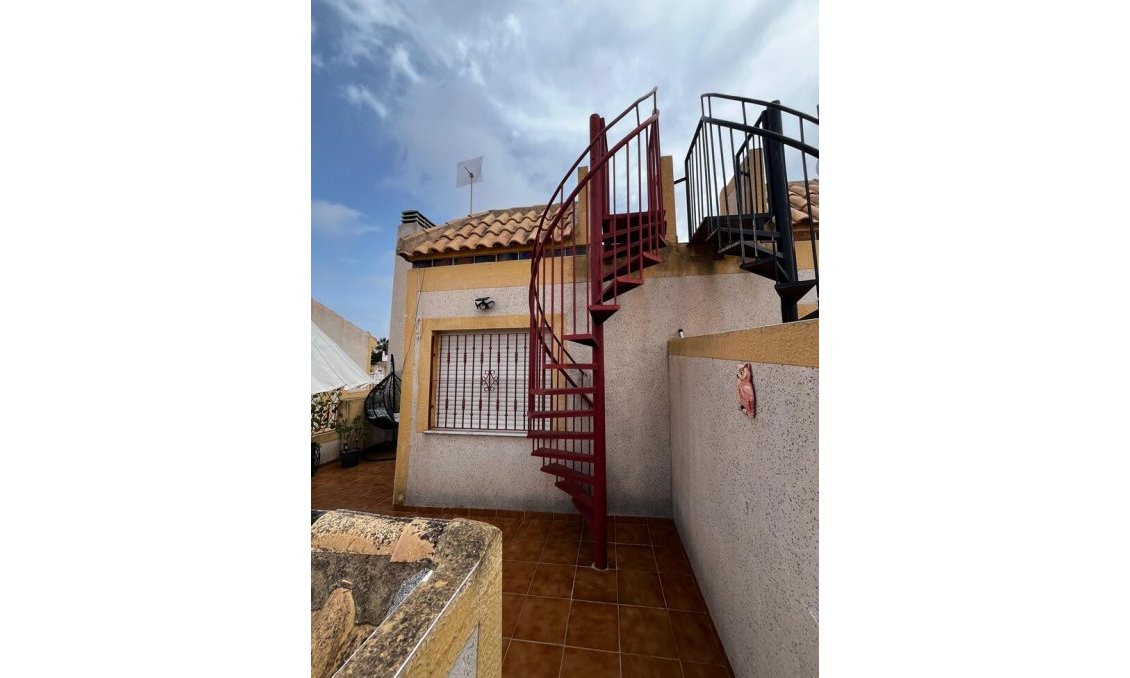 Segunda mano - Town House Penthouse -
Torrevieja - La Florida