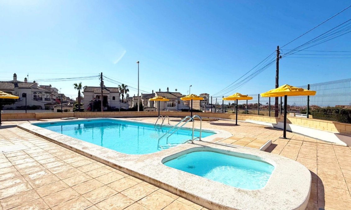 Segunda mano - Bungalow -
Torrevieja - Costa Blanca