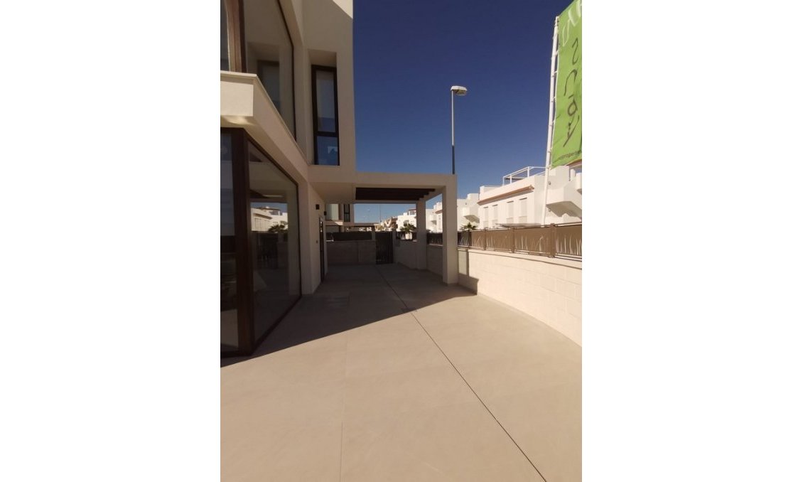 Segunda mano - Villa -
Ciudad Quesada - Costa Blanca