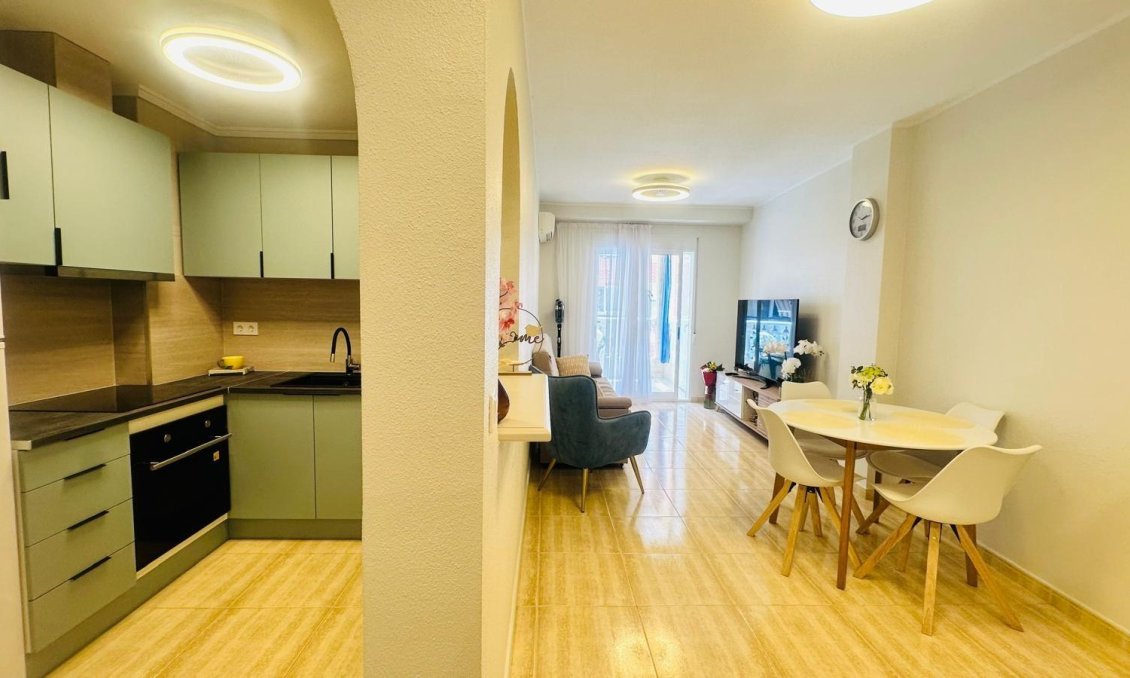 Segunda mano - Apartamento -
Torrevieja - Playa del Cura