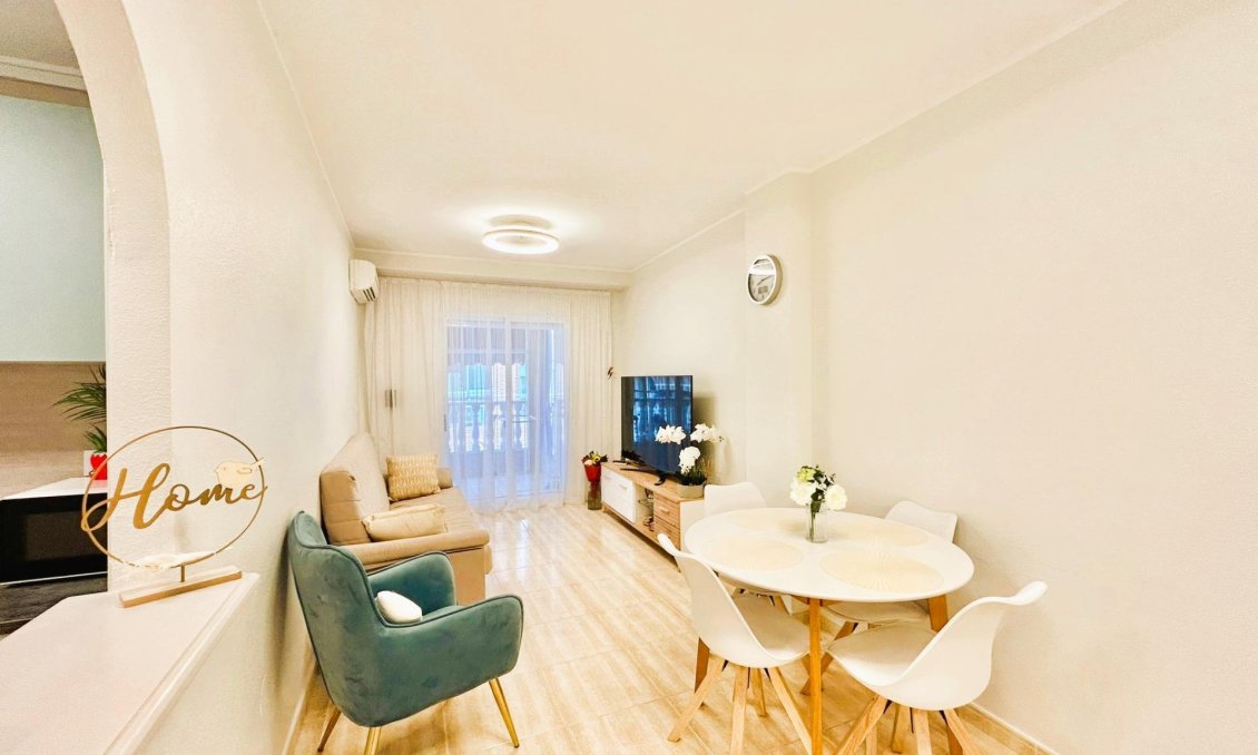 Segunda mano - Apartamento -
Torrevieja - Playa del Cura