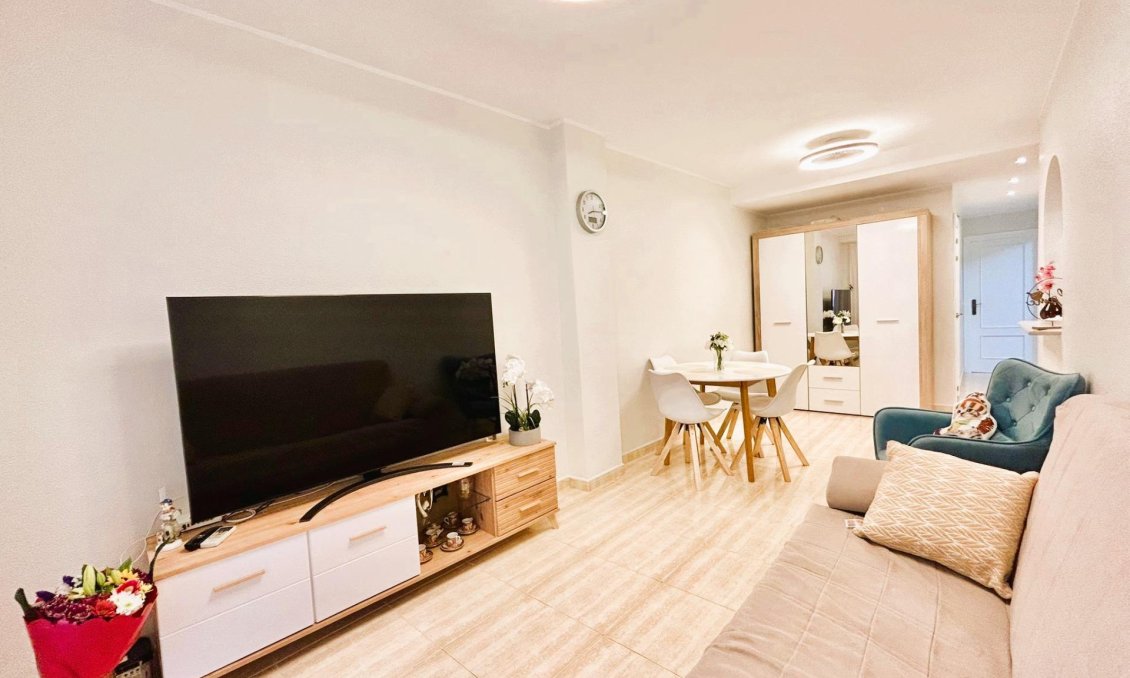 Segunda mano - Apartamento -
Torrevieja - Playa del Cura
