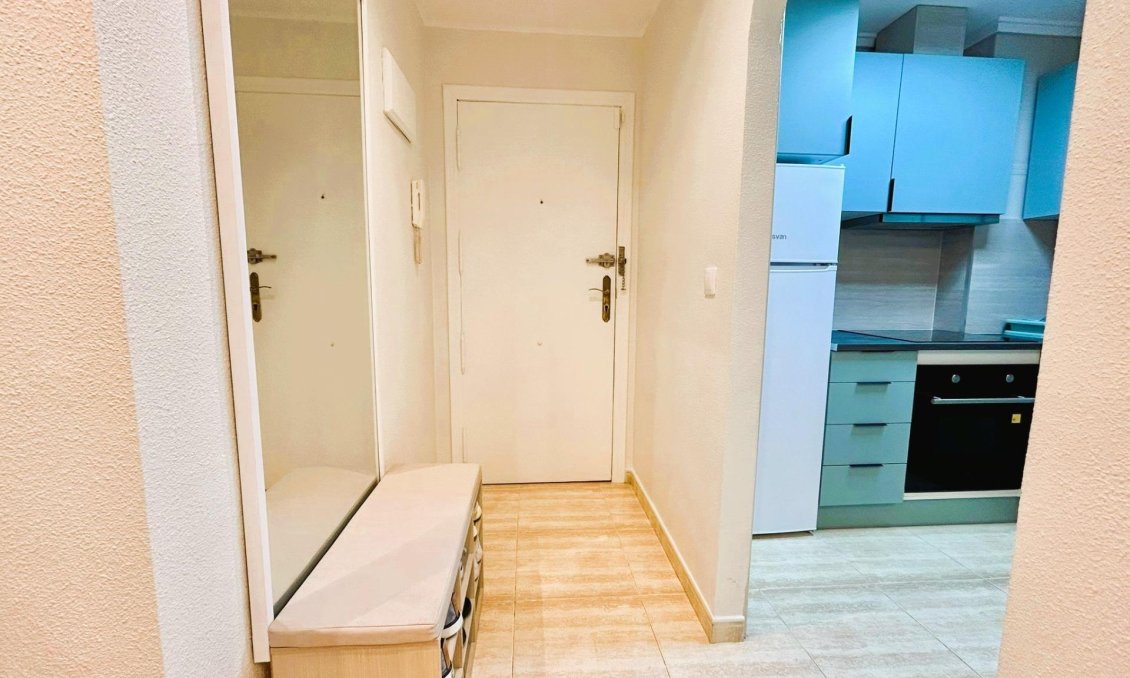 Segunda mano - Apartamento -
Torrevieja - Playa del Cura