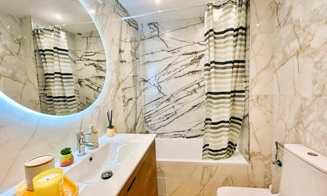 Segunda mano - Apartamento -
Torrevieja - Playa del Cura