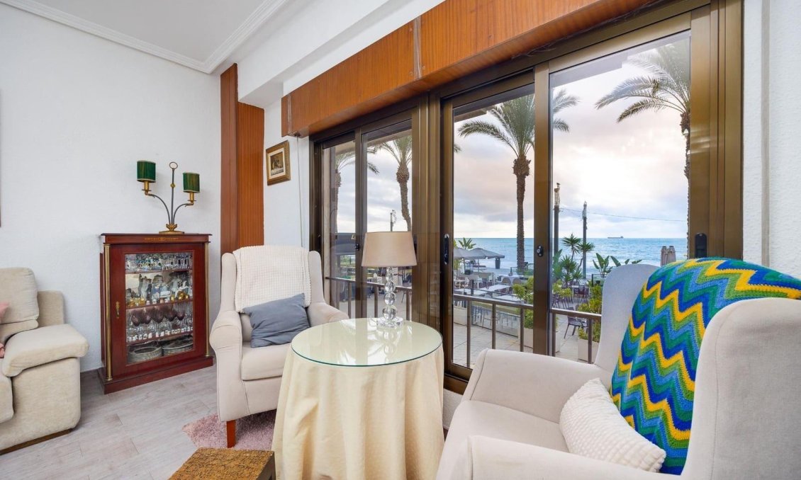 Segunda mano - Apartamento -
Torrevieja - Paseo Maritimo