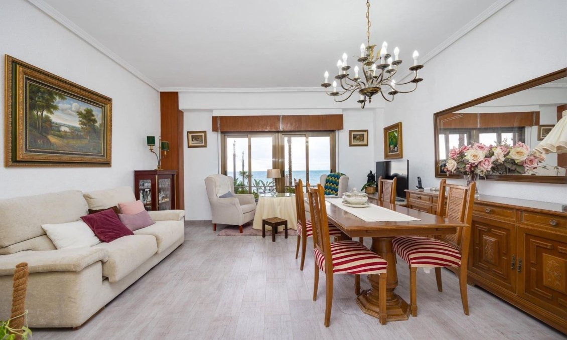 Segunda mano - Apartamento -
Torrevieja - Paseo Maritimo