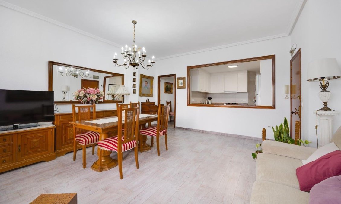 Segunda mano - Apartamento -
Torrevieja - Paseo Maritimo