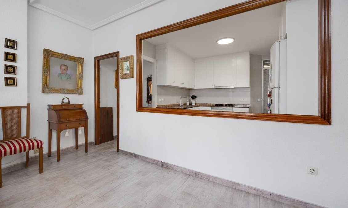 Segunda mano - Apartamento -
Torrevieja - Paseo Maritimo