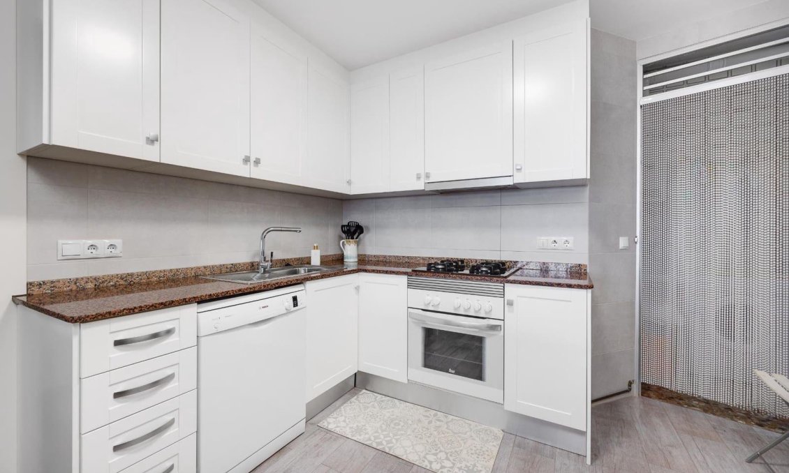 Segunda mano - Apartamento -
Torrevieja - Paseo Maritimo