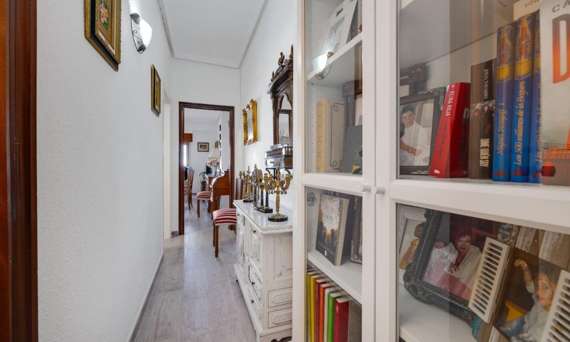 Segunda mano - Apartamento -
Torrevieja - Paseo Maritimo