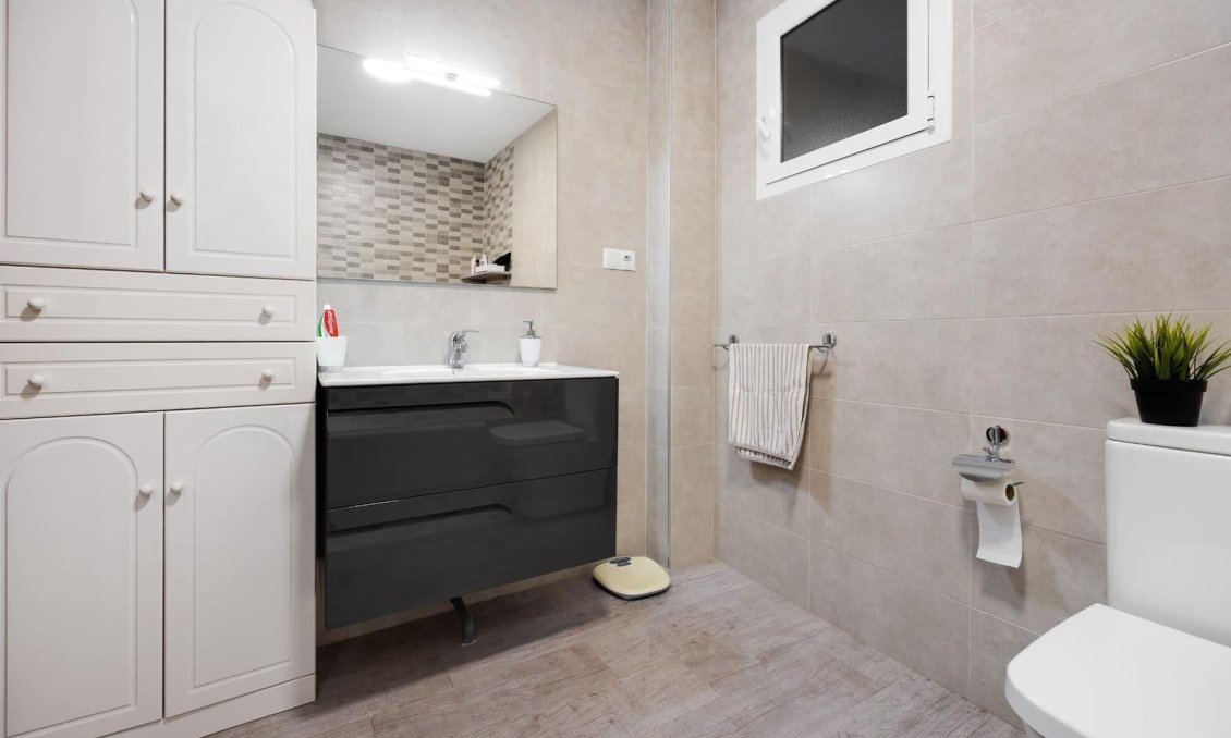 Segunda mano - Apartamento -
Torrevieja - Paseo Maritimo