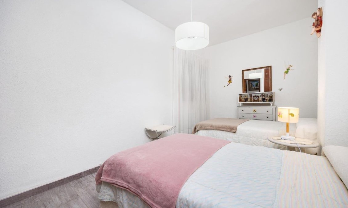 Segunda mano - Apartamento -
Torrevieja - Paseo Maritimo