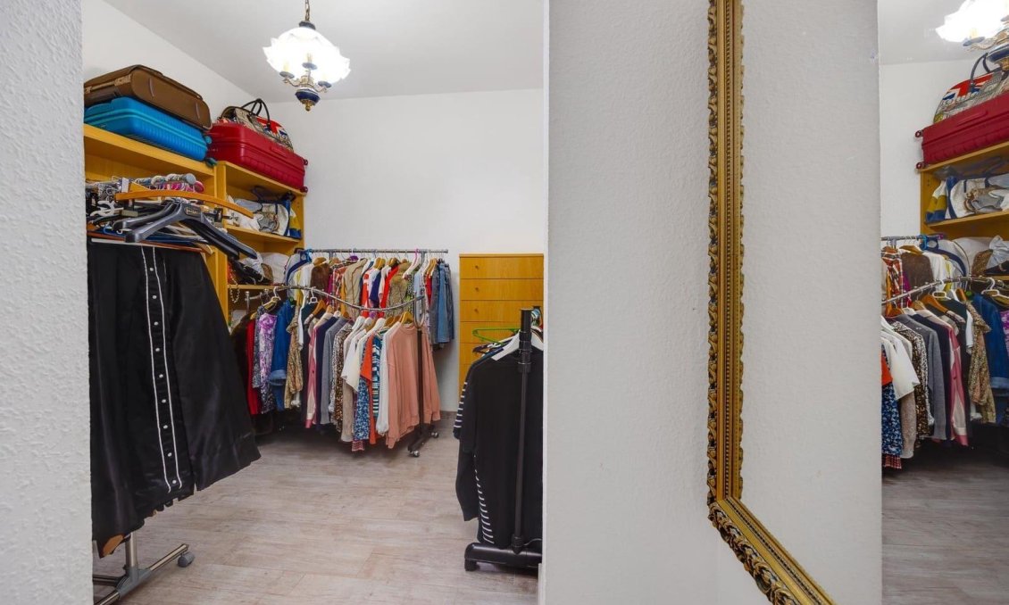Segunda mano - Apartamento -
Torrevieja - Paseo Maritimo