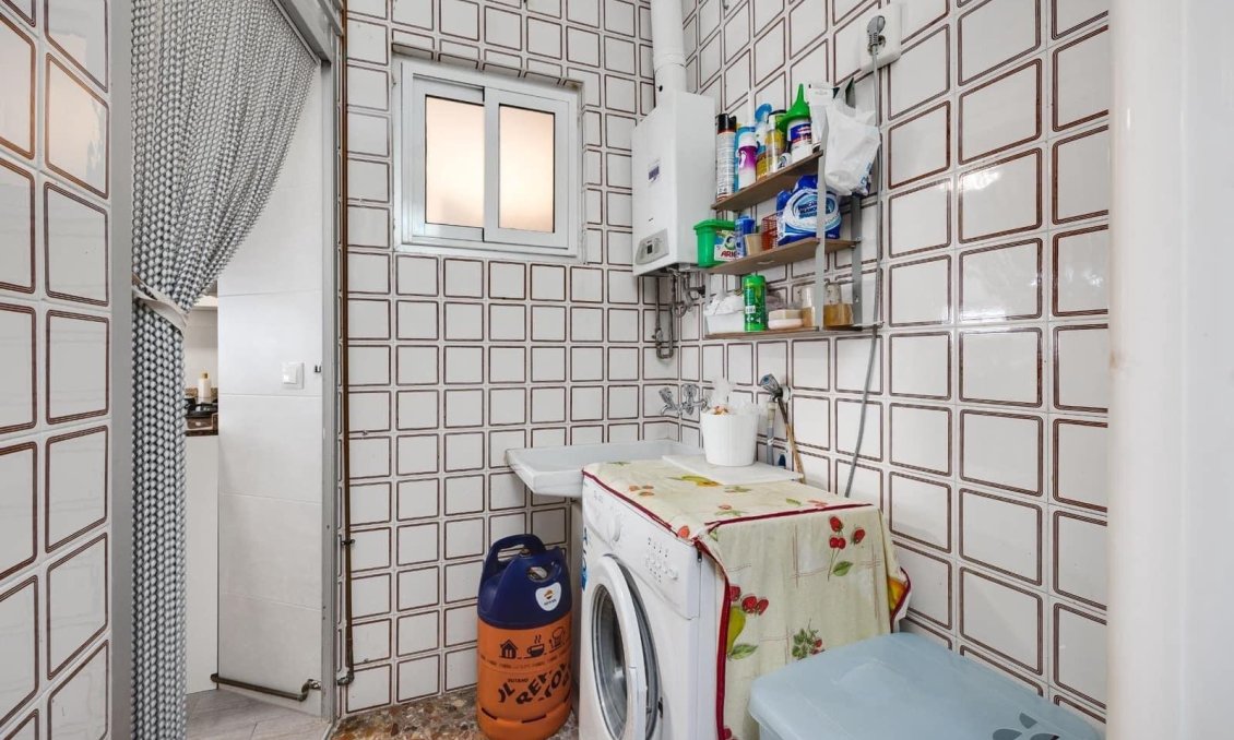 Segunda mano - Apartamento -
Torrevieja - Paseo Maritimo