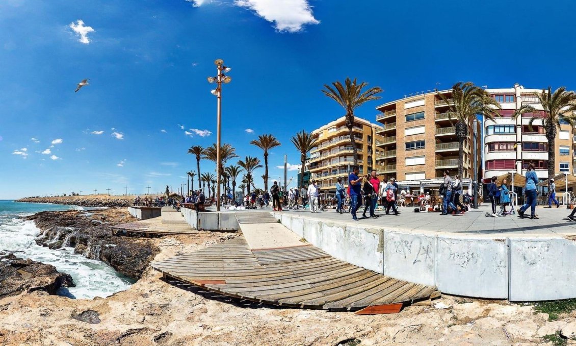 Segunda mano - Apartamento -
Torrevieja - Paseo Maritimo
