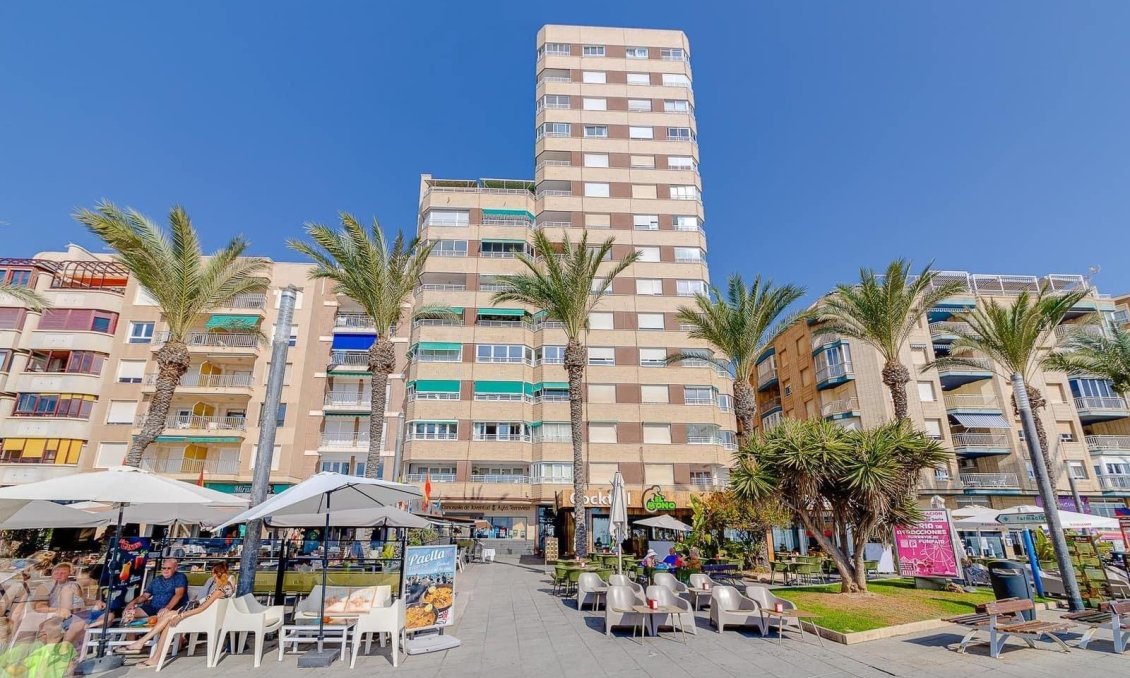 Segunda mano - Apartamento -
Torrevieja - Paseo Maritimo