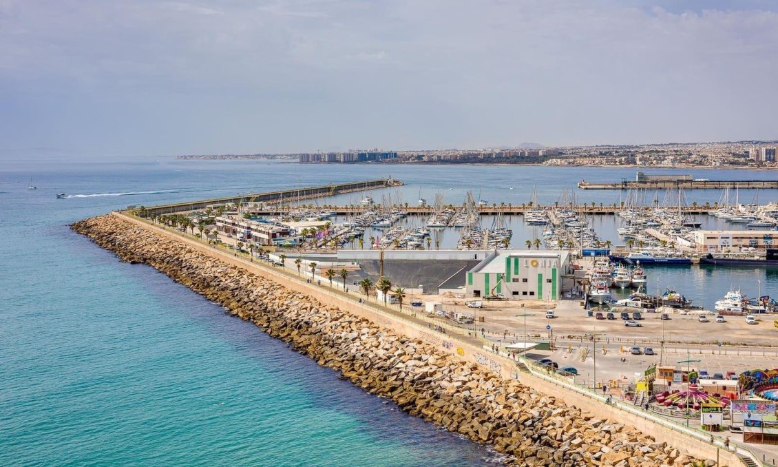 Segunda mano - Apartamento -
Torrevieja - Paseo Maritimo