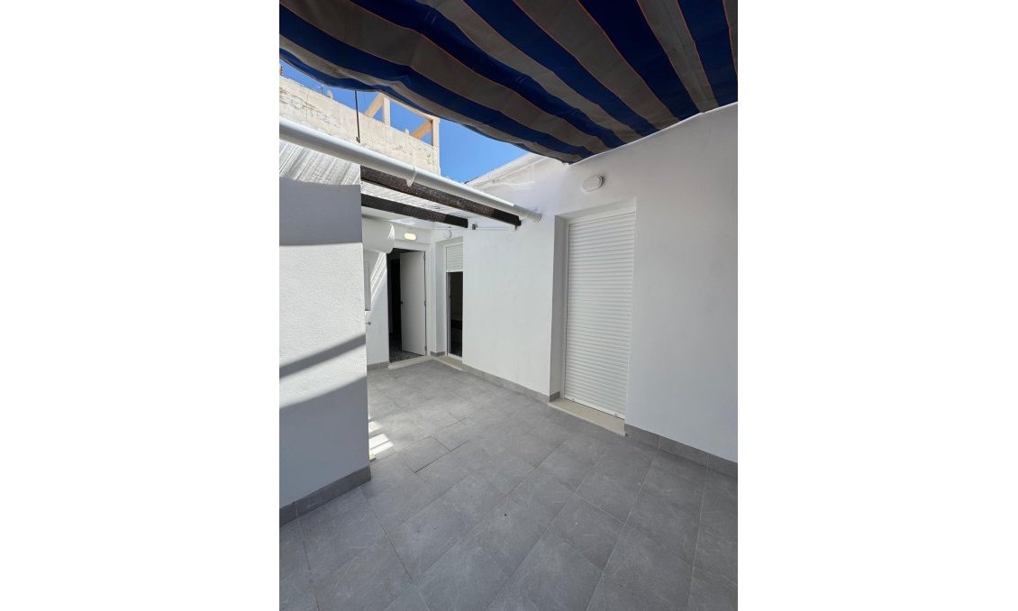 Wiederverkauf - Town House -
Torrevieja - Centro