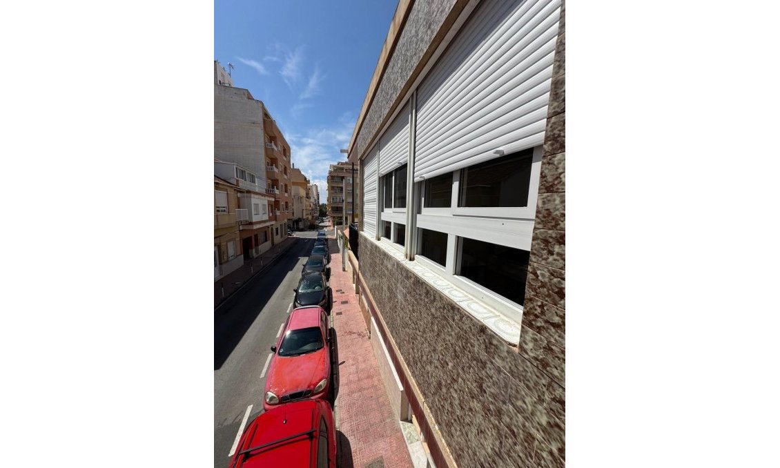 Wiederverkauf - Town House -
Torrevieja - Centro