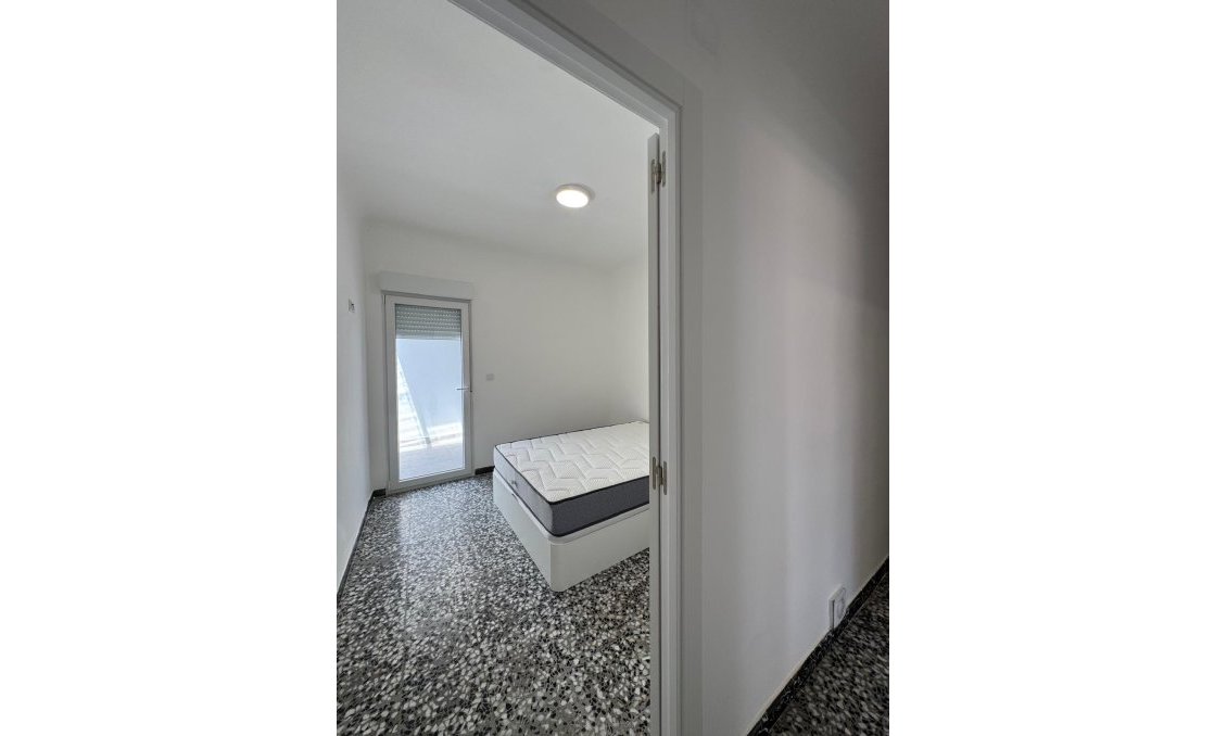 Wiederverkauf - Town House -
Torrevieja - Centro
