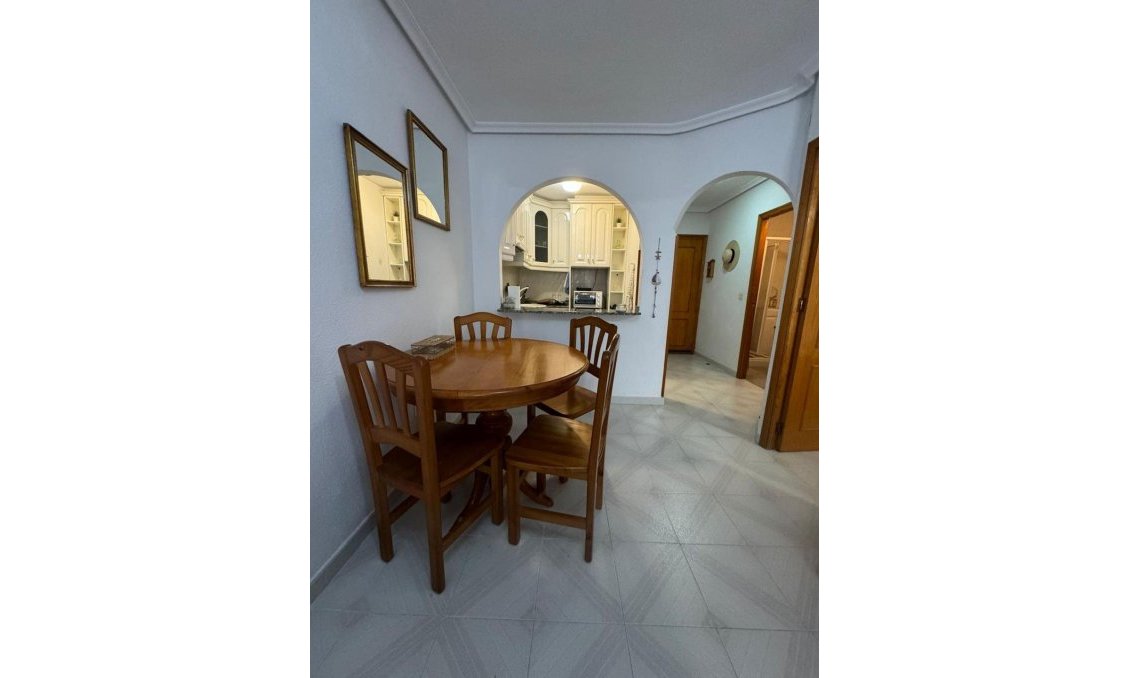Segunda mano - Apartamento -
Torrevieja - Playa De Los Naufragos