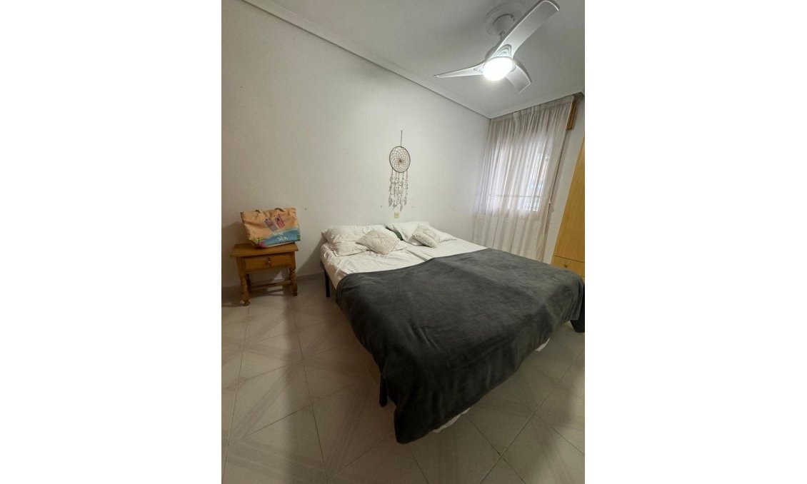 Segunda mano - Apartamento -
Torrevieja - Playa De Los Naufragos