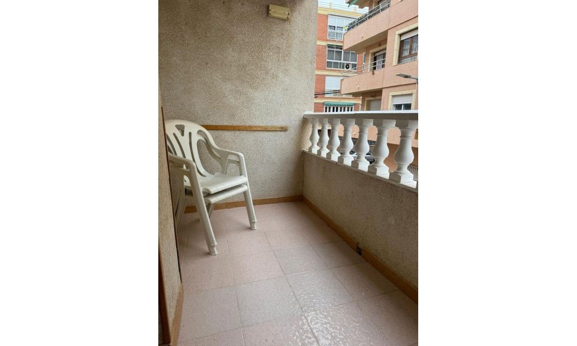 Segunda mano - Apartamento -
Torrevieja - Playa De Los Naufragos