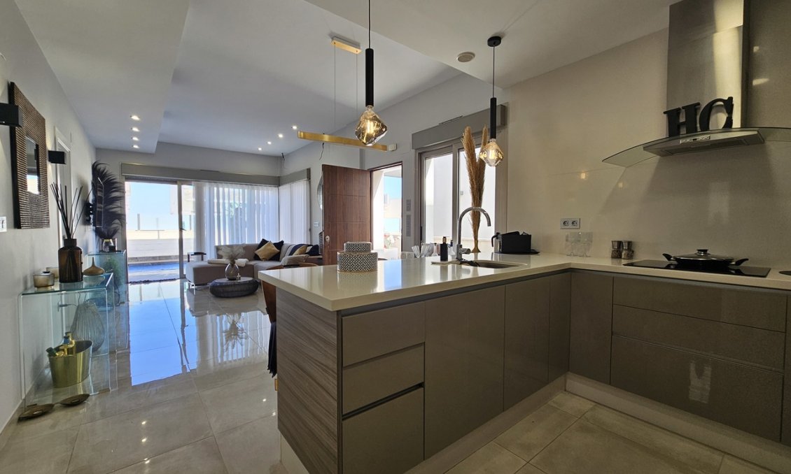 Segunda mano - Villa -
Villamartin - Costa Blanca