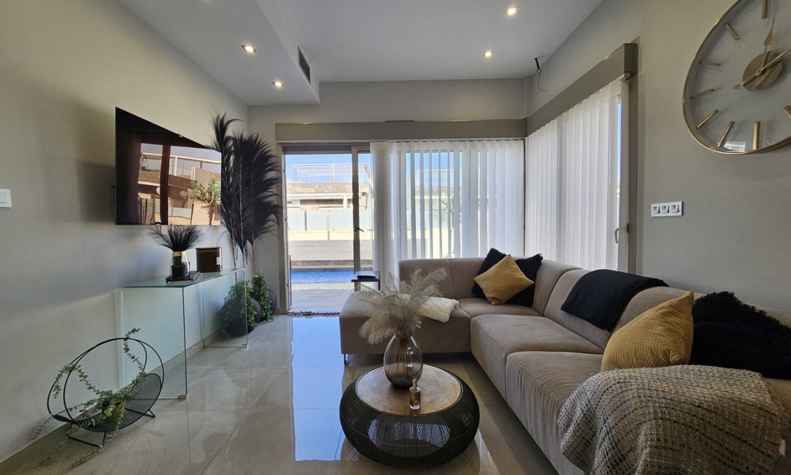 Segunda mano - Villa -
Villamartin - Costa Blanca