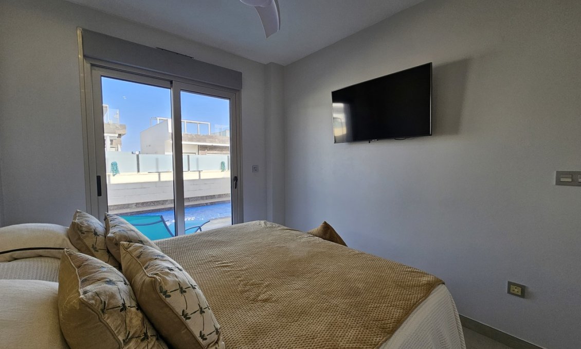 Segunda mano - Villa -
Villamartin - Costa Blanca