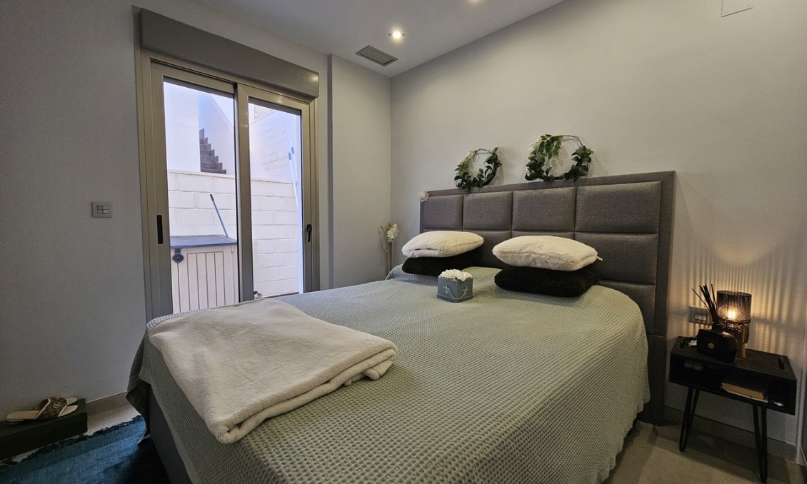 Segunda mano - Villa -
Villamartin - Costa Blanca