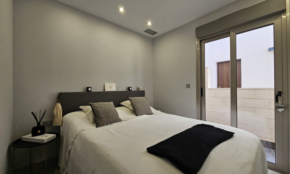 Segunda mano - Villa -
Villamartin - Costa Blanca