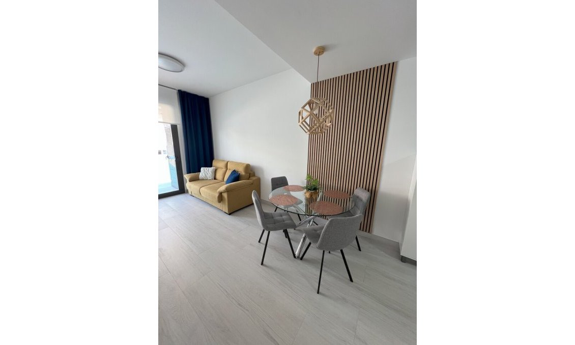 Segunda mano - Apartamento -
Torrevieja - Playa del Cura