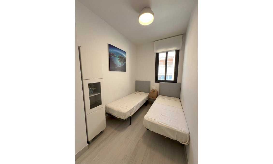 Segunda mano - Apartamento -
Torrevieja - Playa del Cura