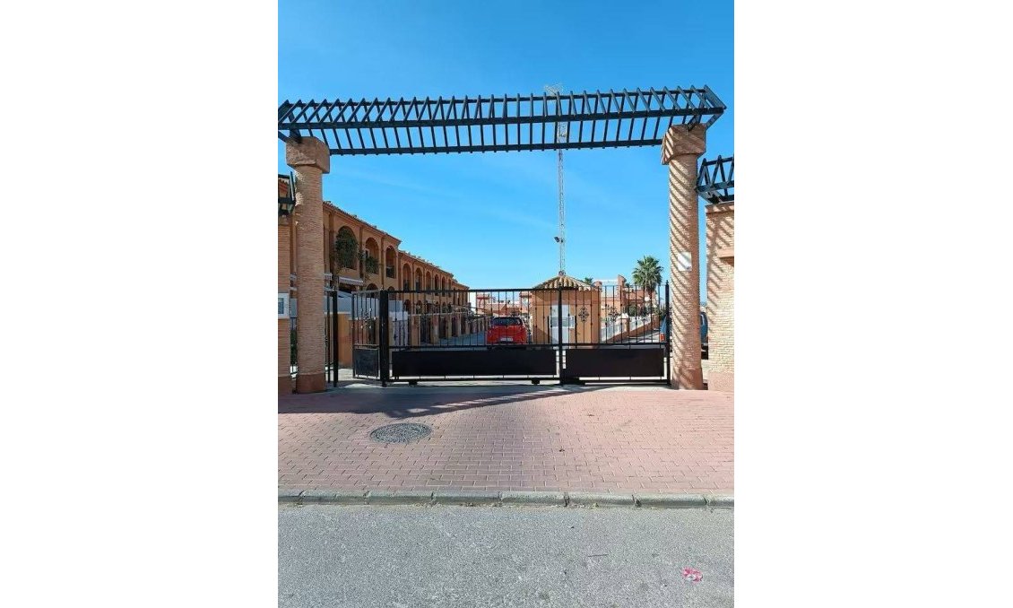 Segunda mano - Town House -
Torrevieja - Aguas Nuevas