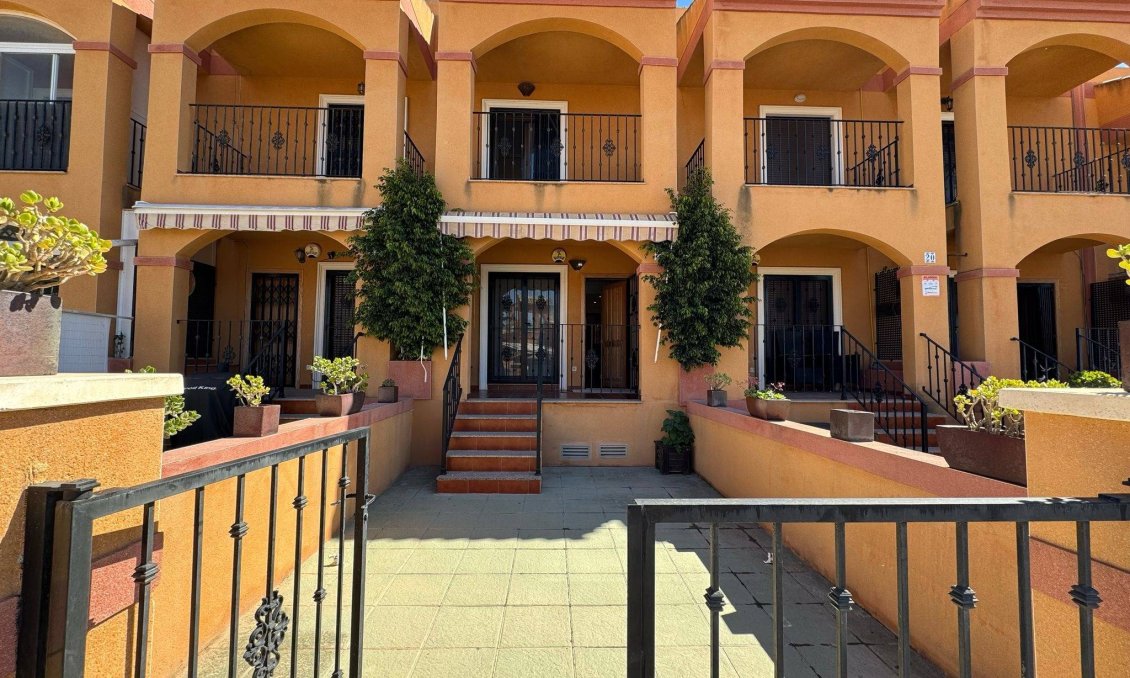 Segunda mano - Town House -
Torrevieja - Aguas Nuevas